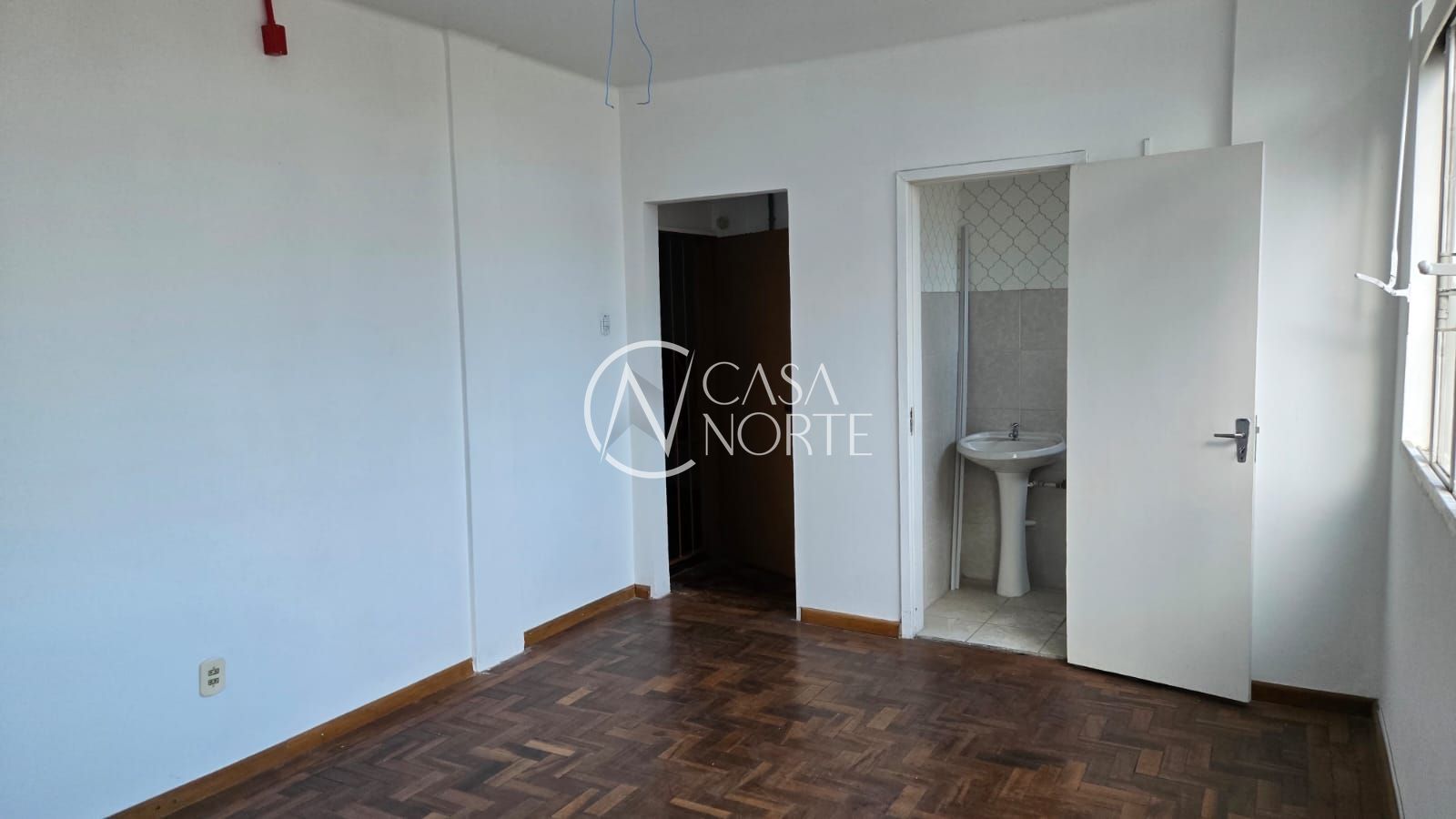 Sala Comercial à venda com 1 quarto, 23m², Avenida Alberto Bins no bairro Centro Histórico em Porto Alegre