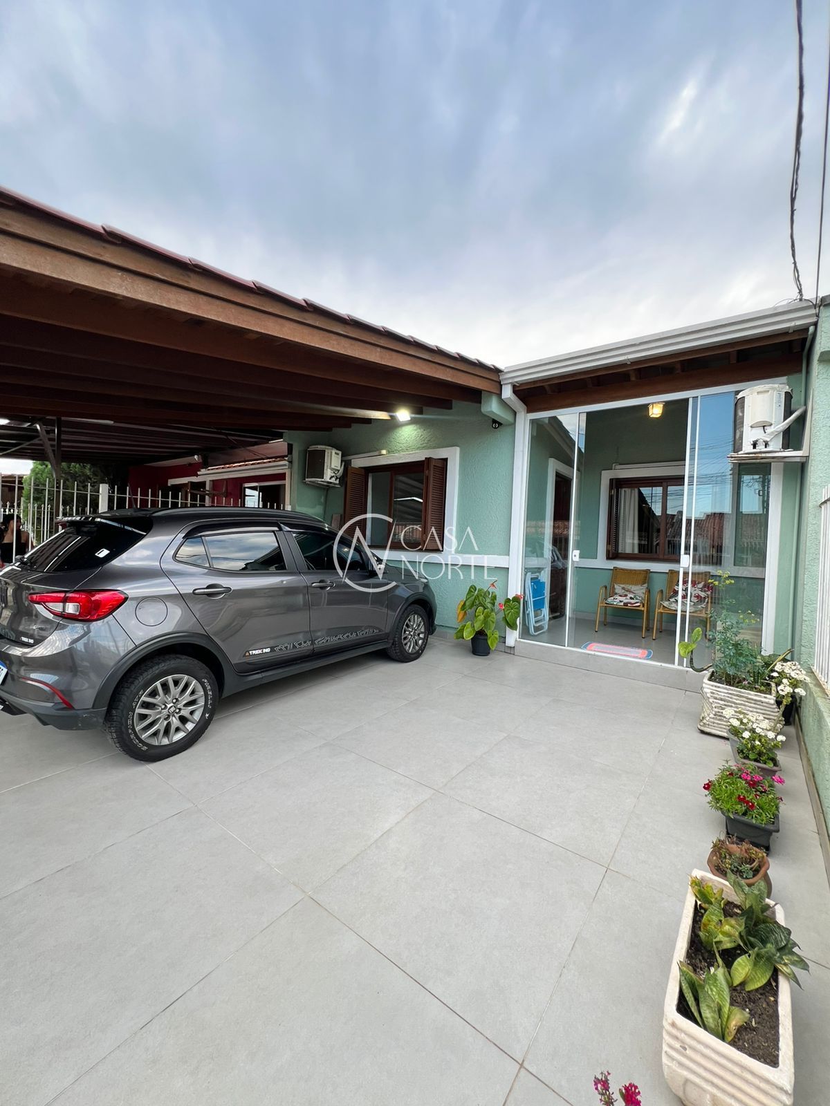 Casa à venda com 3 quartos, 53m², 2 vagas, Rua José Celestino da Silva no bairro Hípica em Porto Alegre