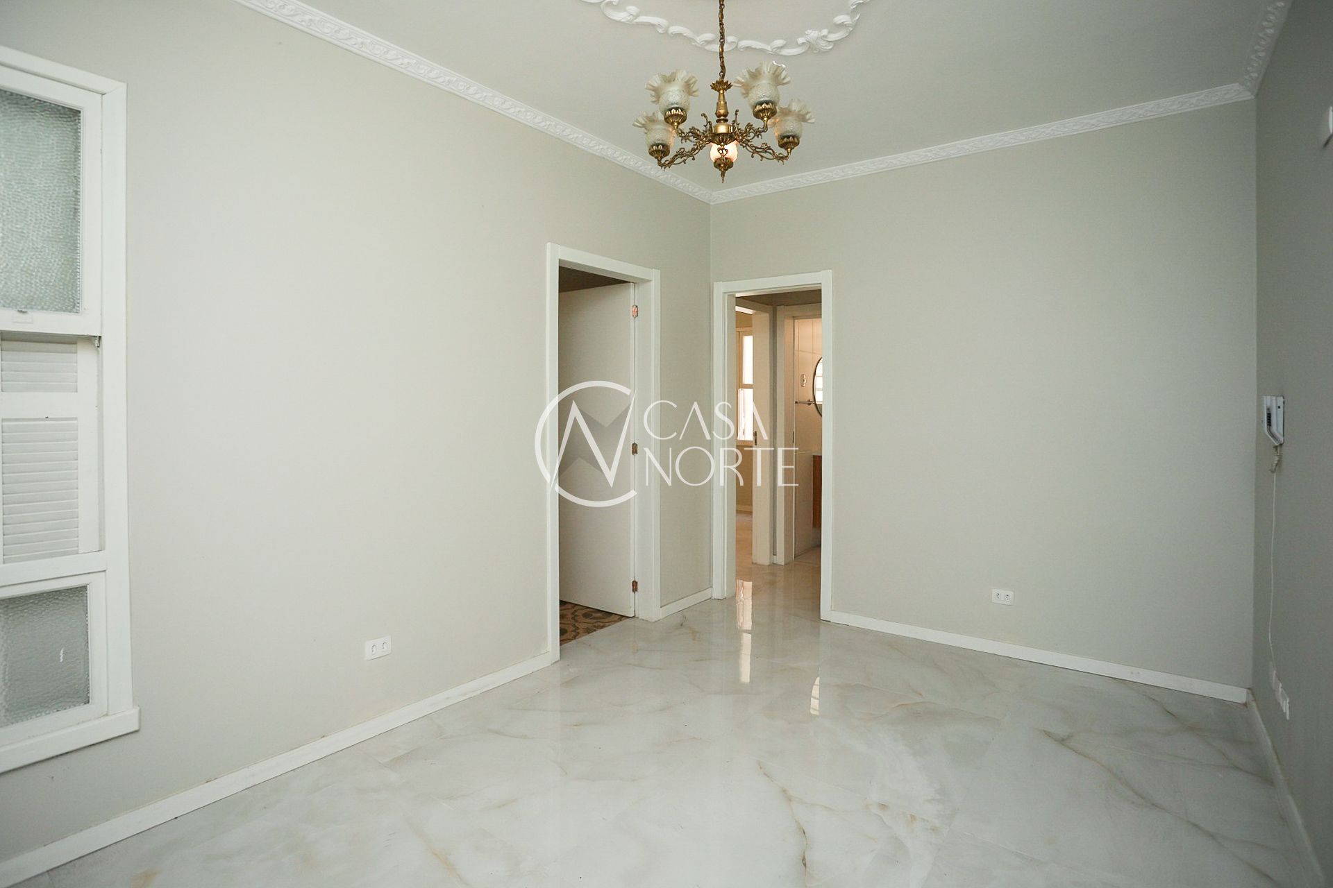 Apartamento à venda com 2 quartos, 56m², Rua Dezessete de Junho no bairro Menino Deus em Porto Alegre