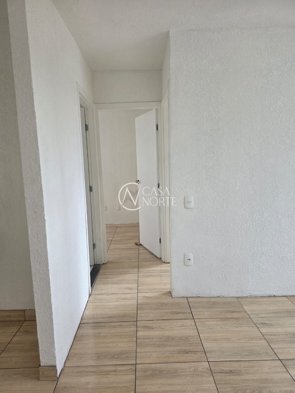 Apartamento à venda com 2 quartos, 41m², 1 vaga, Rua dos Maias no bairro Rubem Berta em Porto Alegre