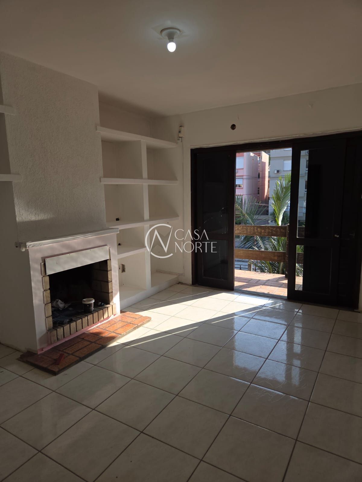 Casa à venda com 4 quartos, 200m², 1 suíte, 2 vagas, Rua Doutor Aurélio Py no bairro Medianeira em Porto Alegre