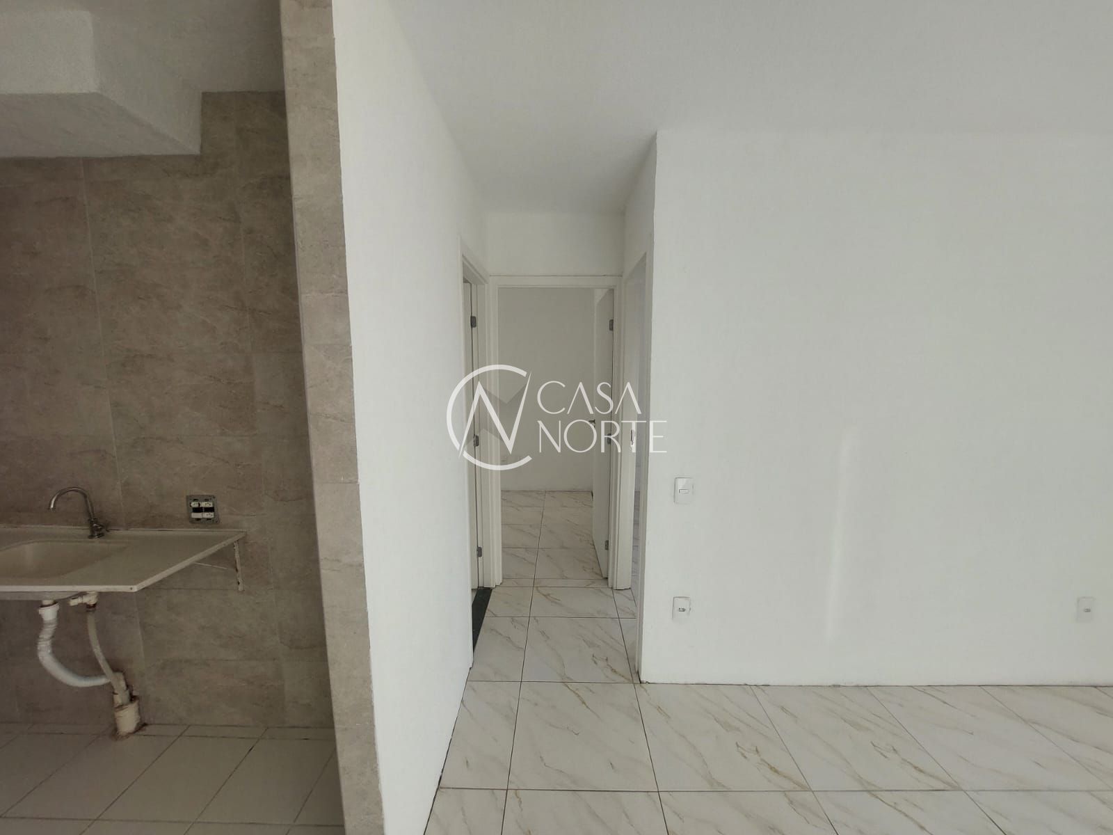 Apartamento à venda com 2 quartos, 41m², 1 vaga, Rua dos Maias no bairro Rubem Berta em Porto Alegre