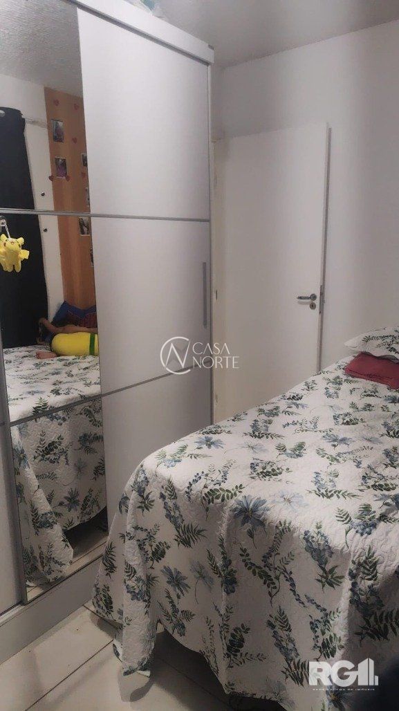 Apartamento à venda com 2 quartos, 41m², 1 vaga, Rua Inocêncio de Oliveira Alves no bairro Rubem Berta em Porto Alegre