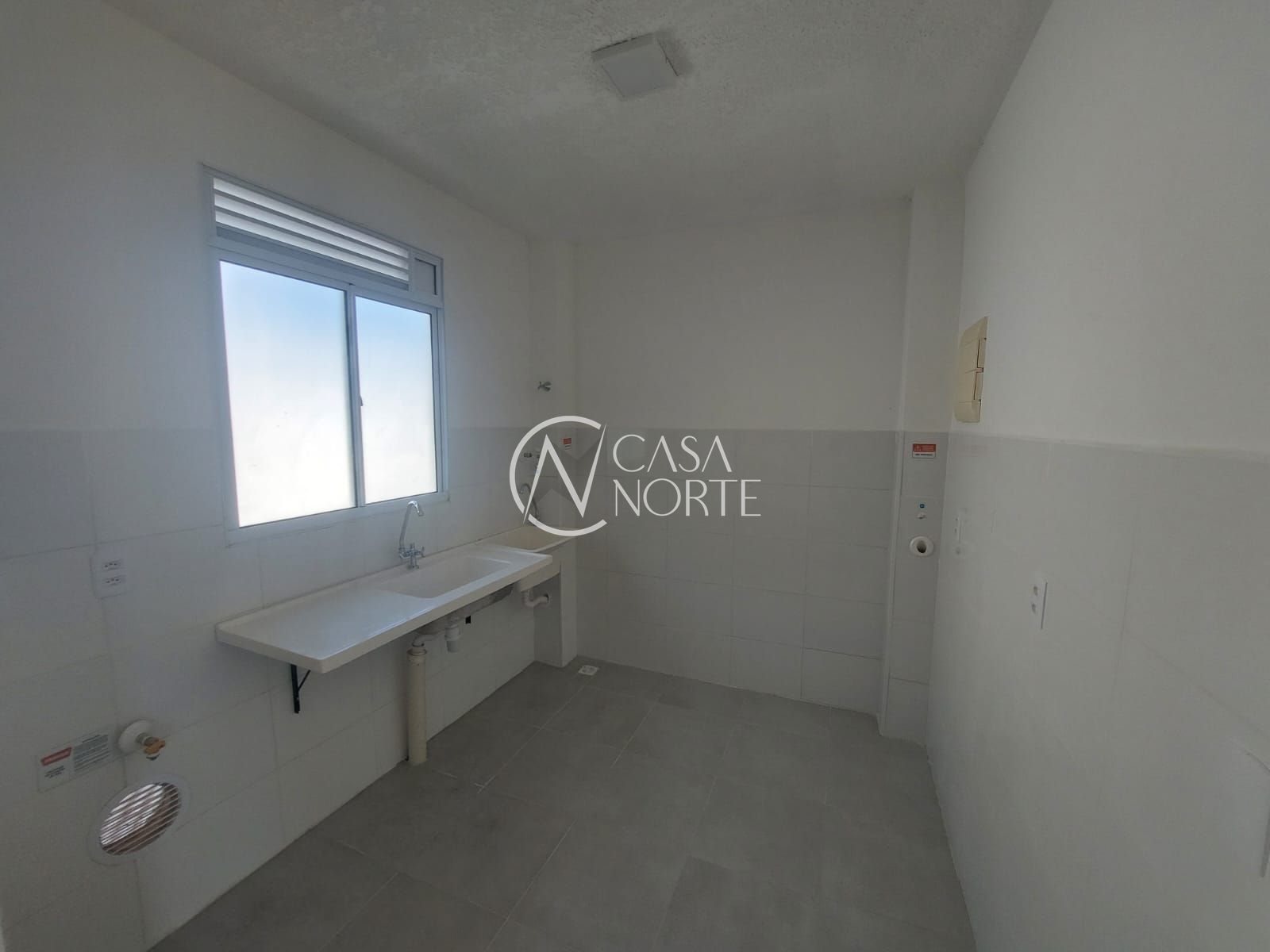 Apartamento à venda com 2 quartos, 40m², 1 vaga, Rua Sete Mil e Oito no bairro Restinga em Porto Alegre