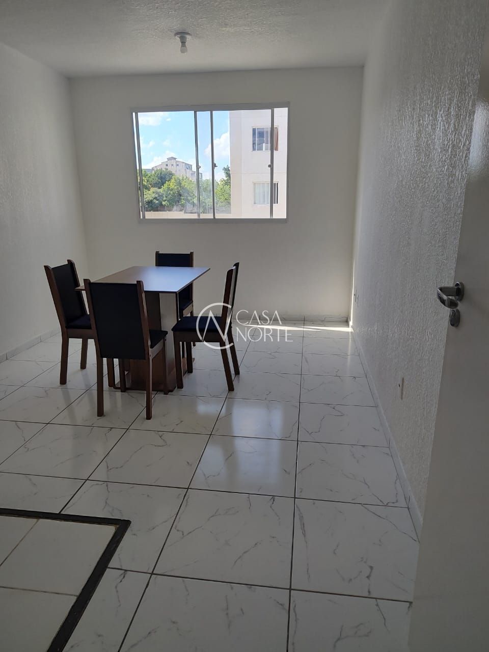 Apartamento à venda com 2 quartos, 40m², 1 vaga, Rua dos Maias no bairro Rubem Berta em Porto Alegre