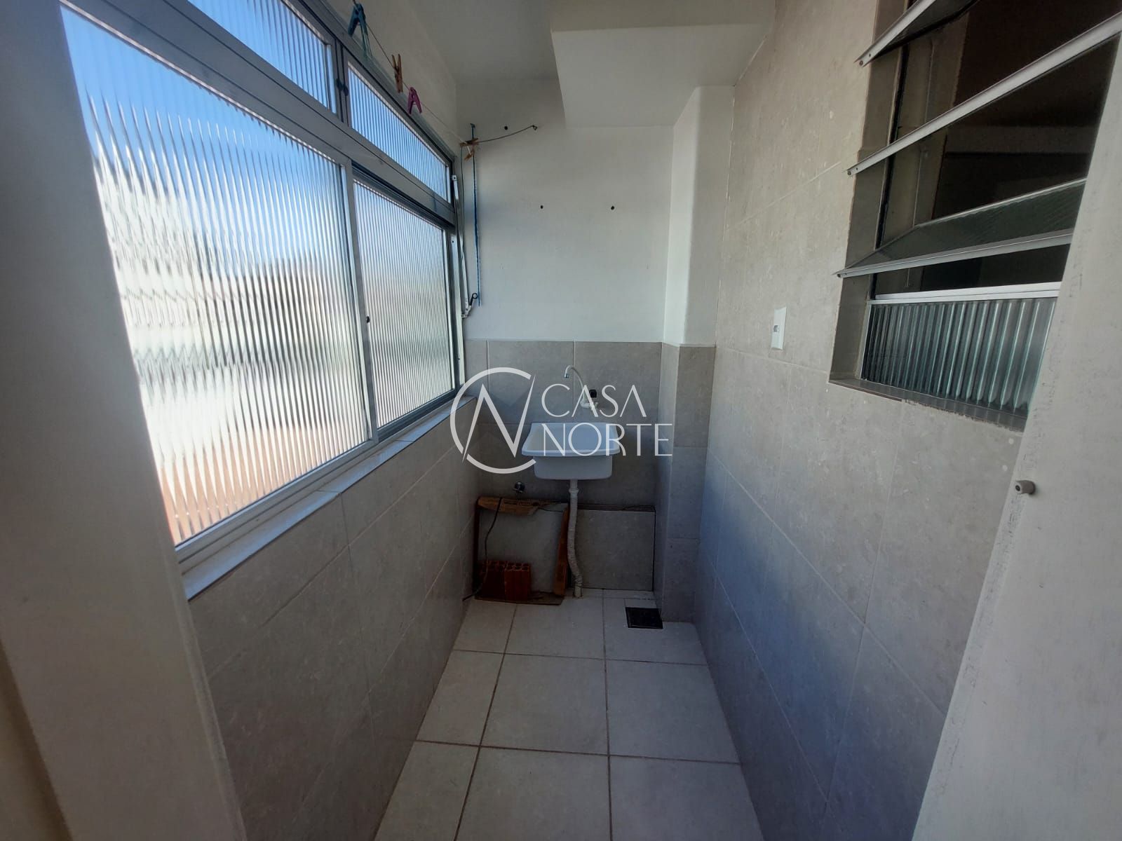 Apartamento à venda com 2 quartos, 55m², 1 vaga, Rua Padre João Batista Reus no bairro Camaquã em Porto Alegre