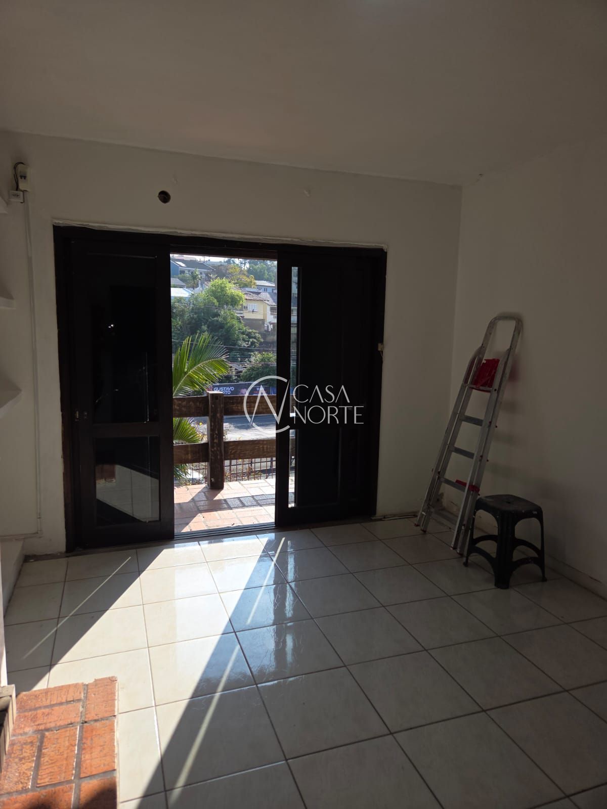 Casa à venda com 4 quartos, 200m², 1 suíte, 2 vagas, Rua Doutor Aurélio Py no bairro Medianeira em Porto Alegre