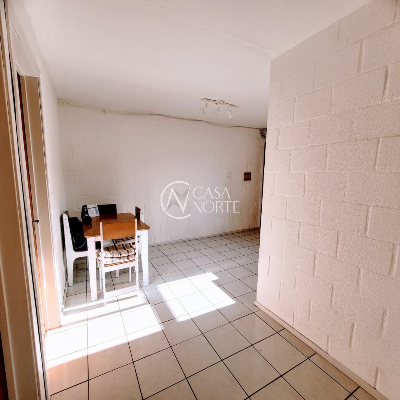 Apartamento à venda com 2 quartos, 38m², 1 vaga, José Barcelos Garcia no bairro Rubem Berta em Porto Alegre