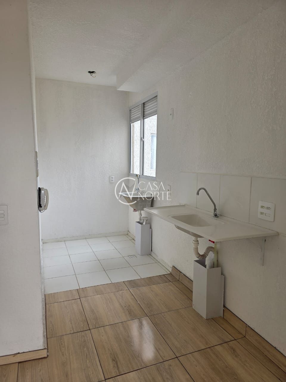 Apartamento à venda com 2 quartos, 41m², 1 vaga, Rua dos Maias no bairro Rubem Berta em Porto Alegre