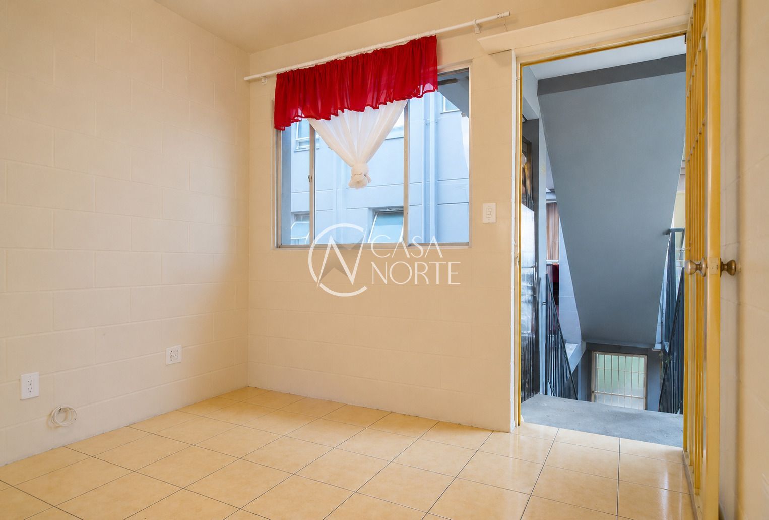Apartamento à venda com 2 quartos, 39m², 1 vaga, Rua dos Maias no bairro Rubem Berta em Porto Alegre