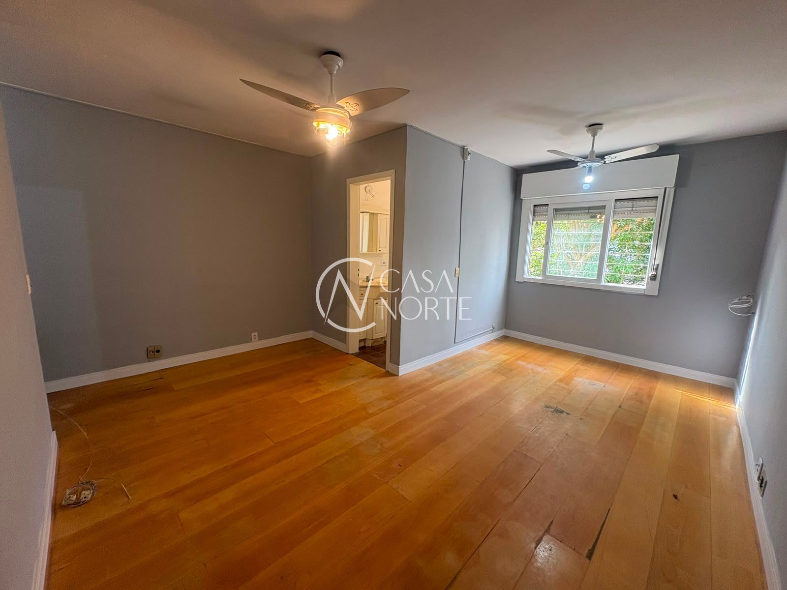 Apartamento à venda com 1 quarto, 35m², 1 vaga, Rua Domingos Crescêncio no bairro Santana em Porto Alegre