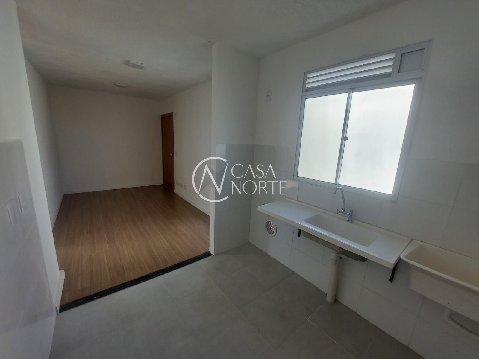 Apartamento à venda com 2 quartos, 40m², 1 vaga, Rua Sete Mil e Oito no bairro Restinga em Porto Alegre