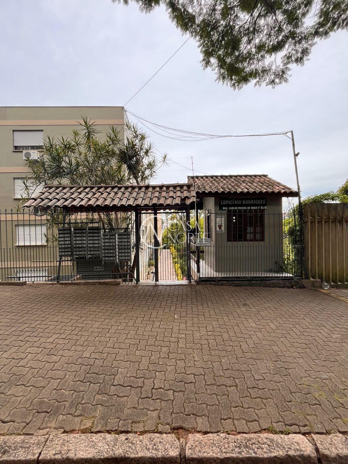 Apartamento à venda com 1 quarto, 33m², 1 vaga, Rua Carlos Pessoa de Brum no bairro Santo Antônio em Porto Alegre