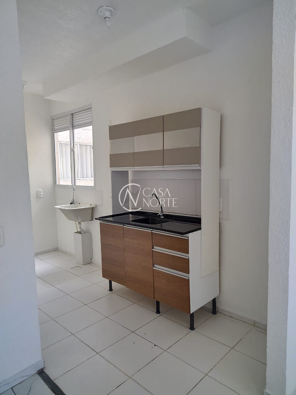 Apartamento à venda com 2 quartos, 40m², 1 vaga, Rua dos Maias no bairro Rubem Berta em Porto Alegre