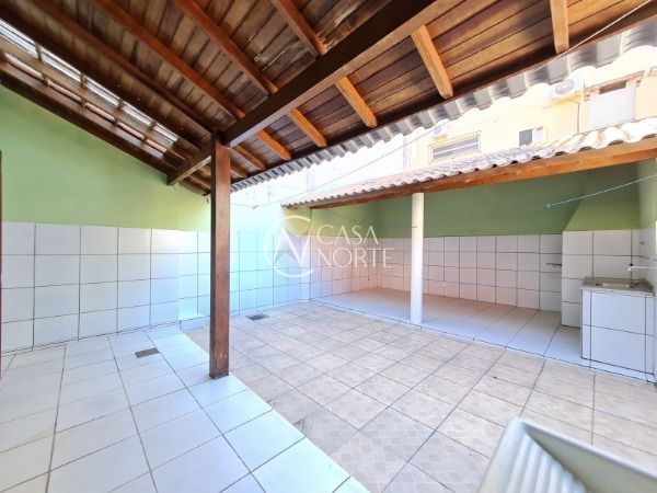 Casa à venda com 3 quartos, 98m², 1 vaga, Rua Azise Pedro Falcão no bairro Hípica em Porto Alegre