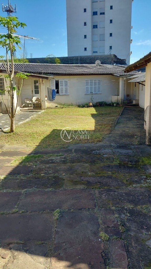 Casa à venda com 3 quartos, 560m², Rua Plácido de Castro no bairro Azenha em Porto Alegre