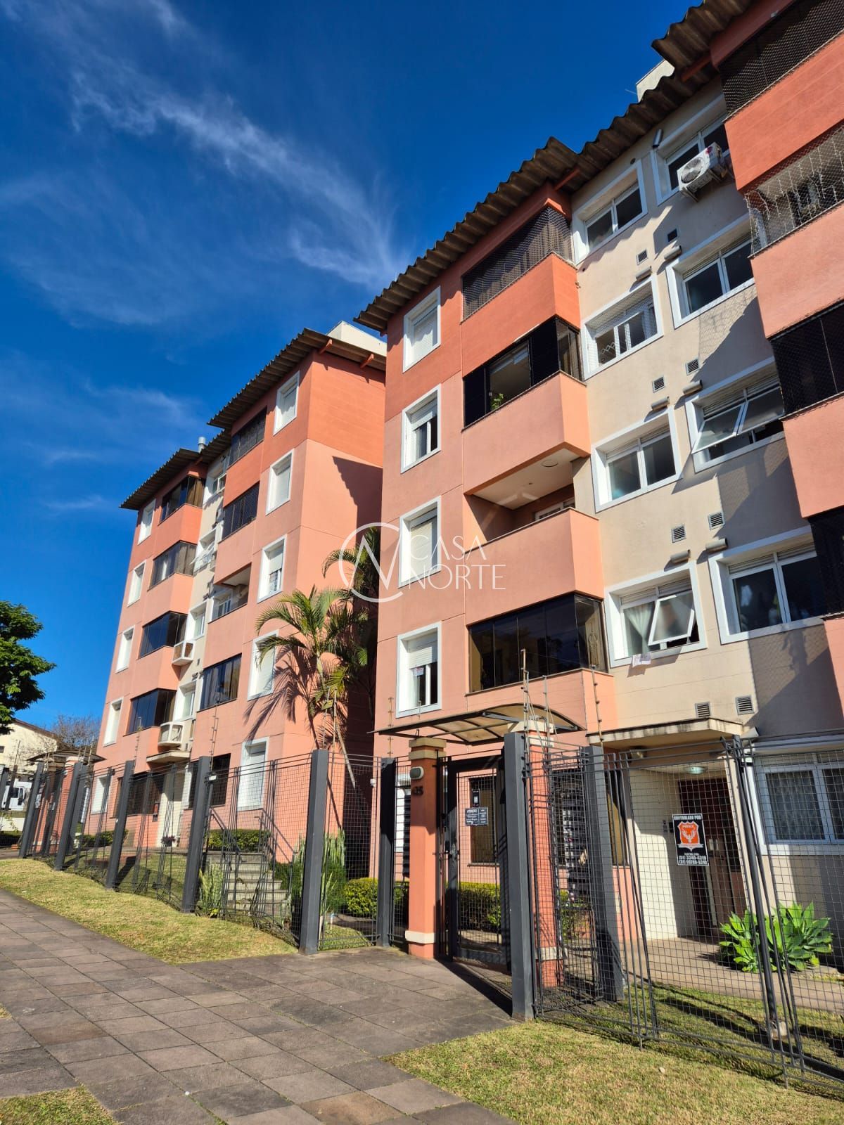 Apartamento à venda com 2 quartos, 49m², 1 vaga, Rua Professora Ziláh Totta no bairro Jardim Leopoldina em Porto Alegre