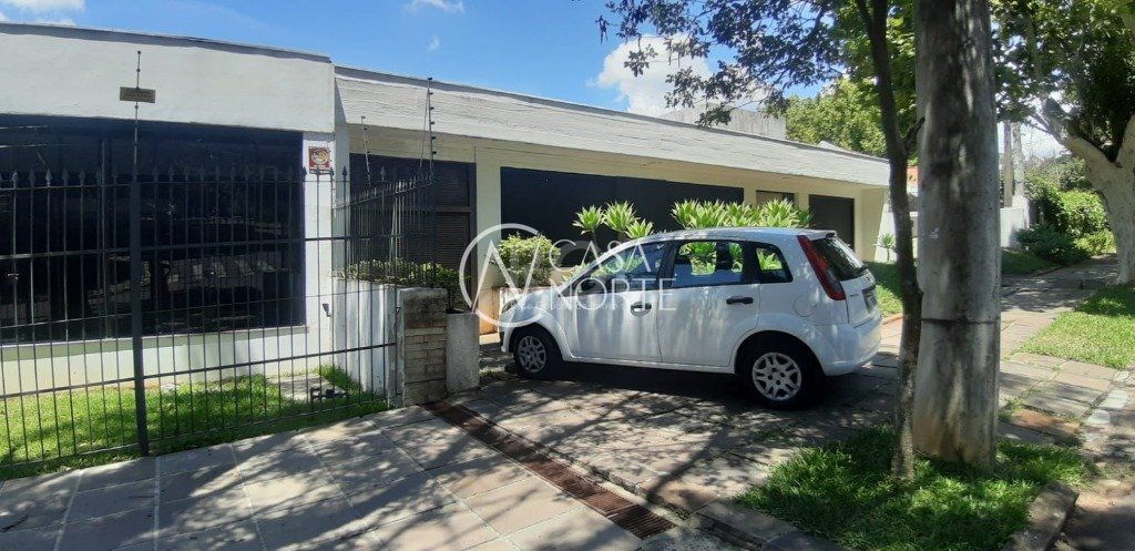 Casa à venda com 3 quartos, 316m², 3 suítes, 10 vagas, Alameda Raimundo Correa no bairro Boa Vista em Porto Alegre