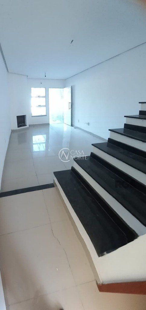 Sobrado à venda com 3 quartos, 234m², 3 suítes, 2 vagas, Rua Irma Teresilda Steffen no bairro Mário Quintana em Porto Alegre