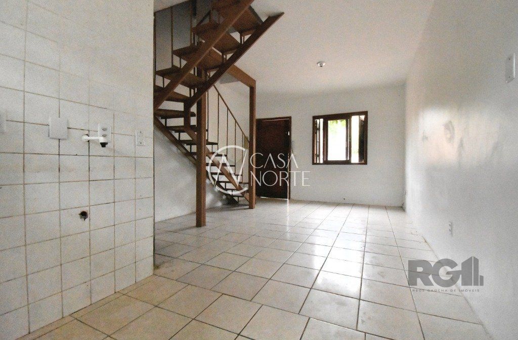 Sobrado à venda com 2 quartos, 56m², 1 vaga, Estrada Campo Novo no bairro Aberta dos Morros em Porto Alegre