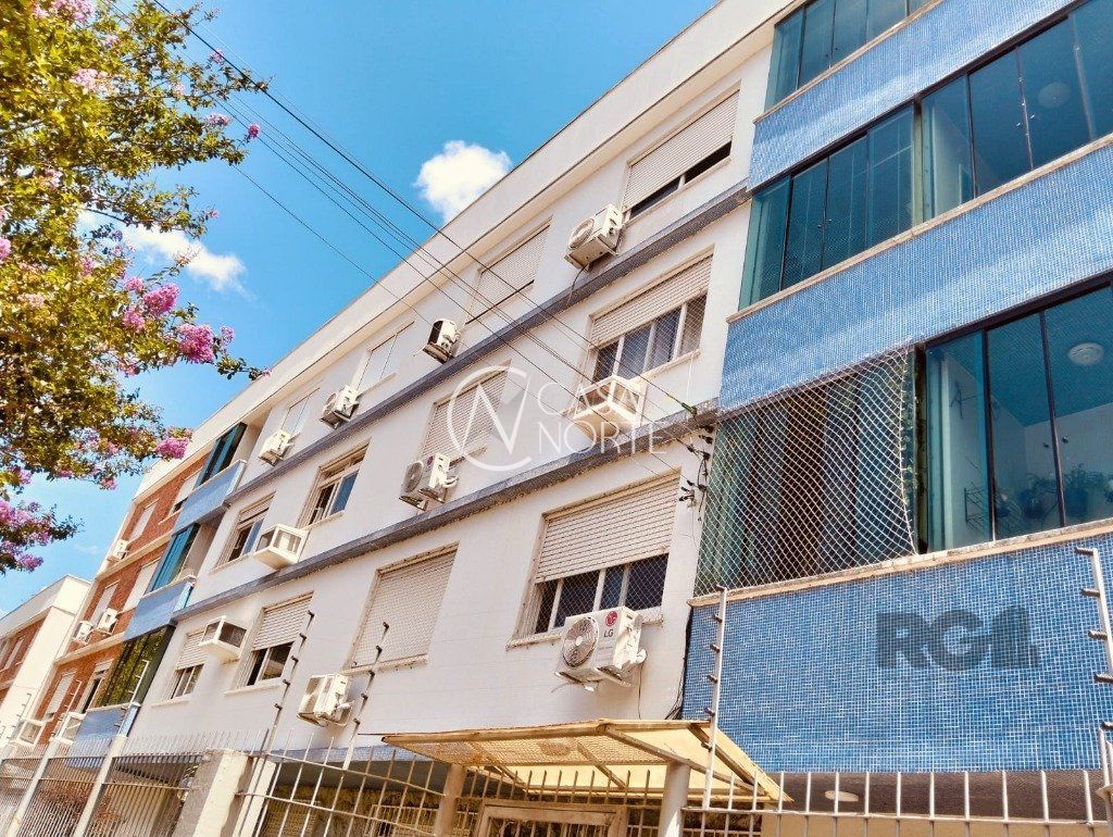 Apartamento à venda com 3 quartos, 87m², 1 vaga, Rua Mucio Teixeira no bairro Menino Deus em Porto Alegre