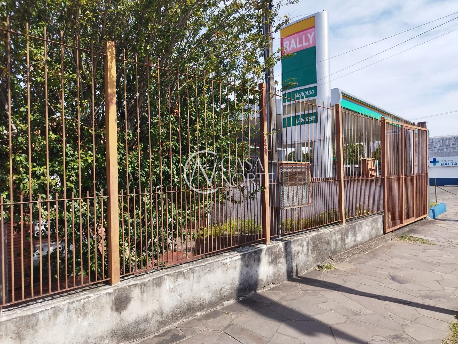 Casa à venda com 2 quartos, 101m², 1 suíte, 2 vagas, Avenida Baltazar de Oliveira Garcia no bairro Costa e Silva em Porto Alegre