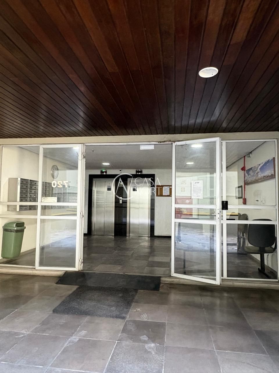 Sala Comercial à venda com 1 quarto, 25m², Rua Barão do Triunfo no bairro Menino Deus em Porto Alegre
