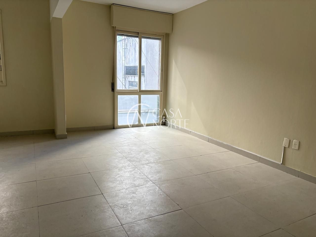 Sala Comercial à venda com 1 quarto, 26m², Rua Jerônimo Coelho no bairro Centro Histórico em Porto Alegre