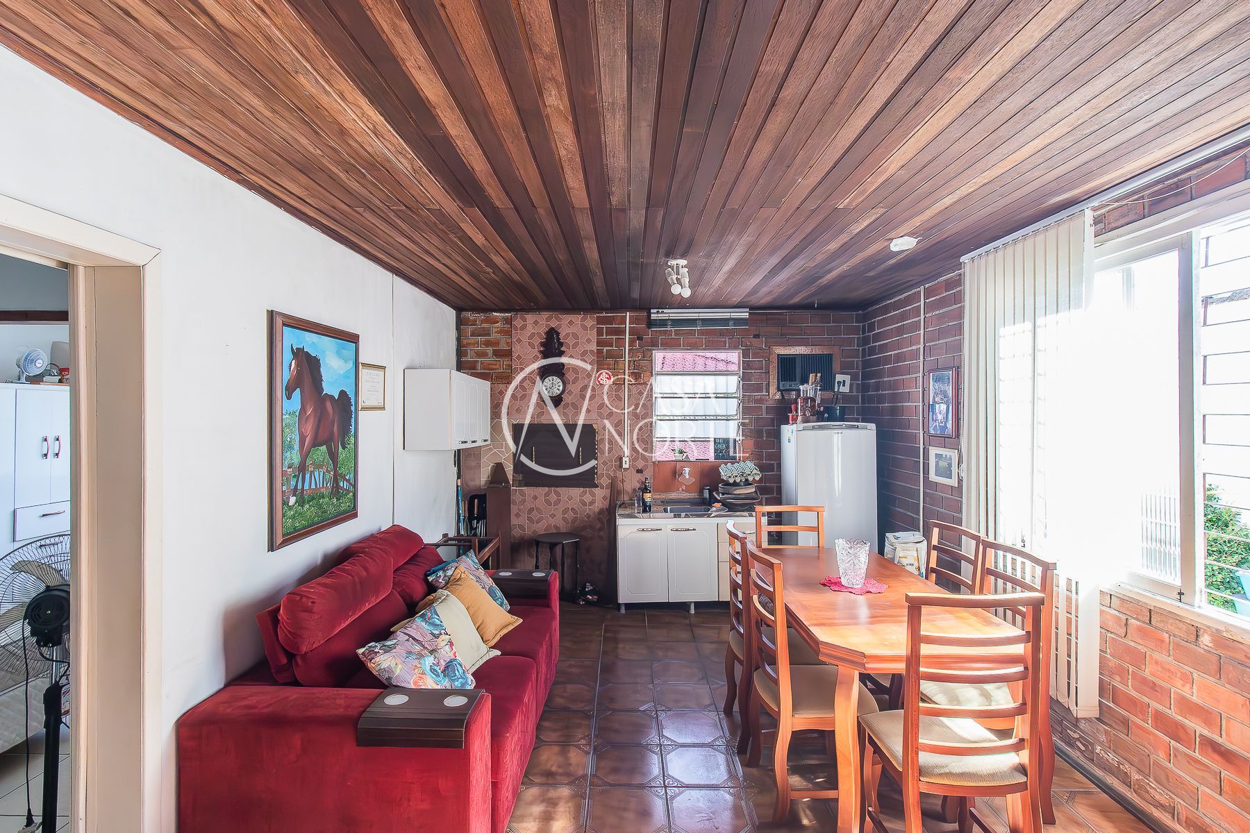 Casa à venda com 3 quartos, 170m², 2 suítes, 5 vagas, Rua Dona Zulmira no bairro Cavalhada em Porto Alegre