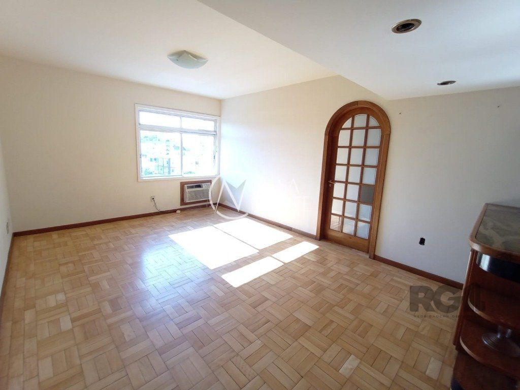 Apartamento à venda com 3 quartos, 92m², 1 vaga, Rua Laurindo no bairro Santana em Porto Alegre