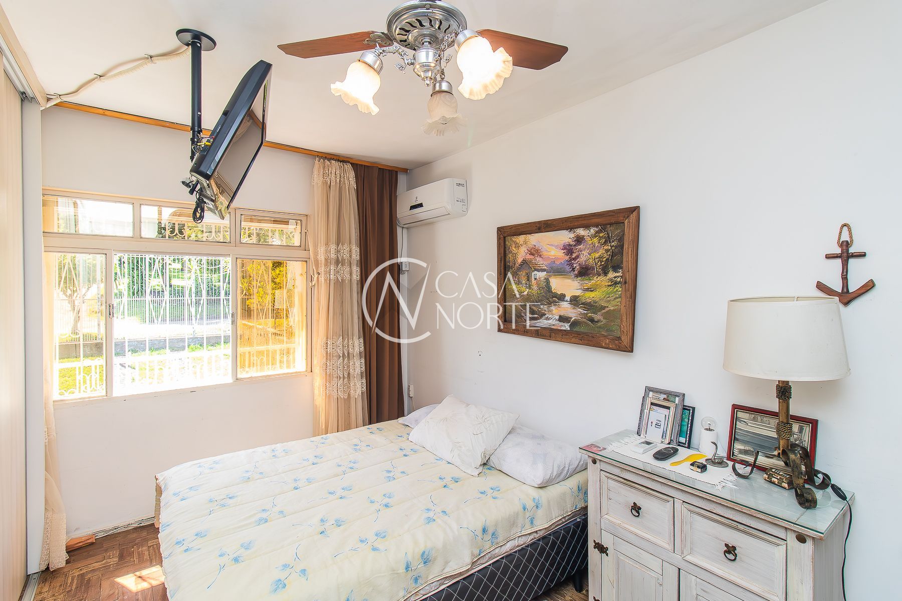 Casa à venda com 3 quartos, 188m², 1 suíte, 4 vagas, Praça Apiaca no bairro Espírito Santo em Porto Alegre