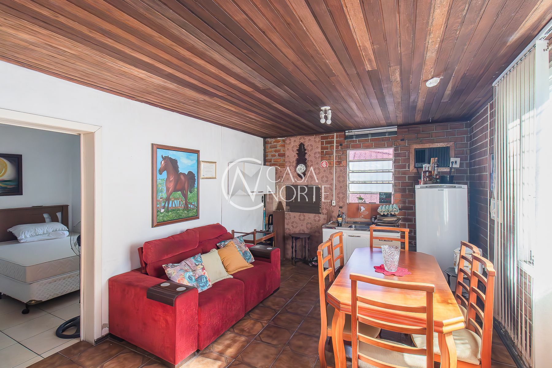 Casa à venda com 3 quartos, 170m², 2 suítes, 5 vagas, Rua Dona Zulmira no bairro Cavalhada em Porto Alegre