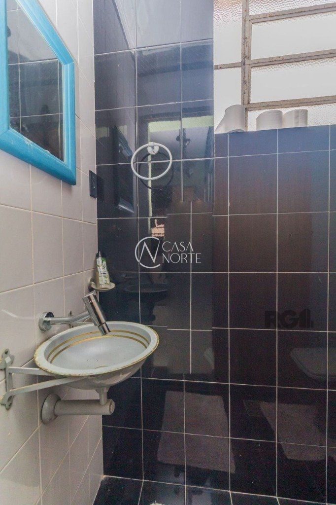 Apartamento à venda com 2 quartos, 75m², Rua Eurico Lara no bairro Medianeira em Porto Alegre