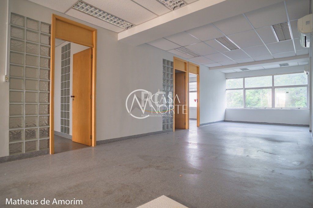 Loja à venda , 253m², Avenida Carlos Gomes no bairro Auxiliadora em Porto Alegre