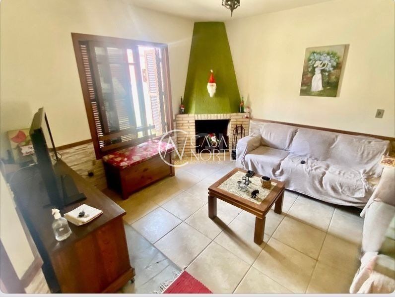 Casa de Condomínio à venda com 3 quartos, 139m², 1 suíte, 2 vagas, Rua Ponciano Pacheco da Silveira no bairro Guarujá em Porto Alegre