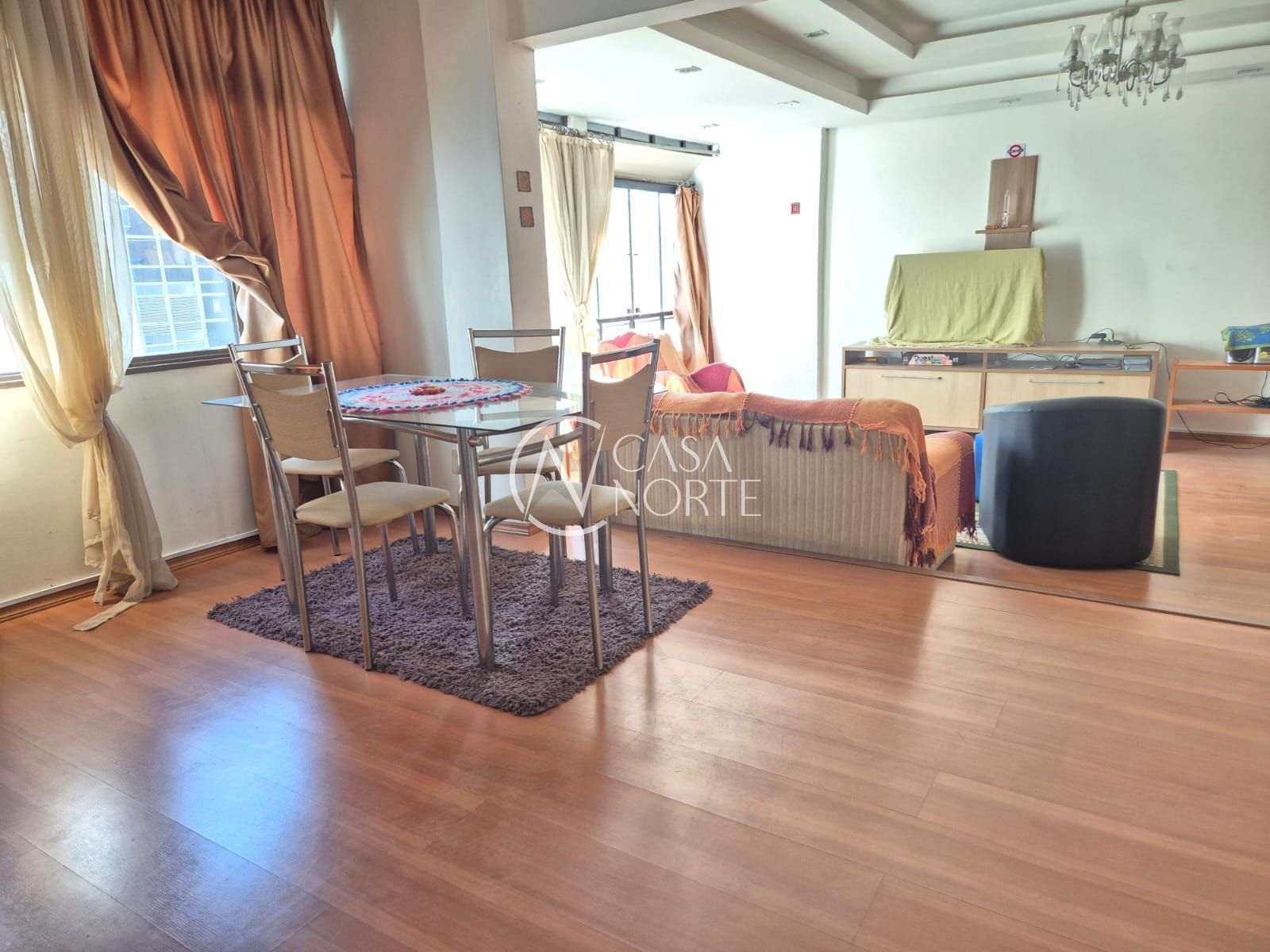 Apartamento à venda com 3 quartos, 81m², 1 suíte, Avenida Senador Salgado Filho no bairro Centro Histórico em Porto Alegre