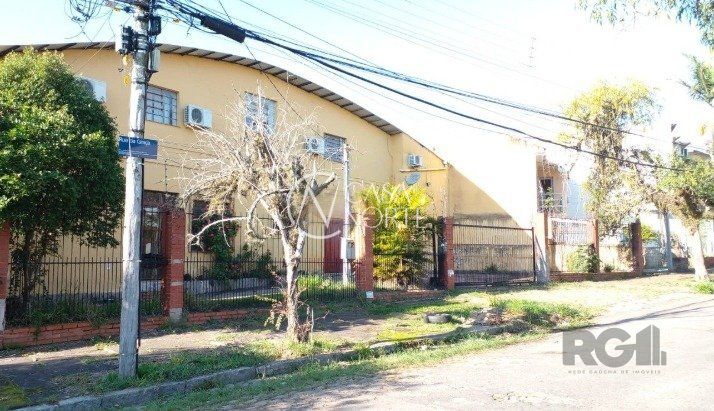 Pavilhão à venda , 320m², 5 vagas, Rua da Graça no bairro Jardim Floresta em Porto Alegre