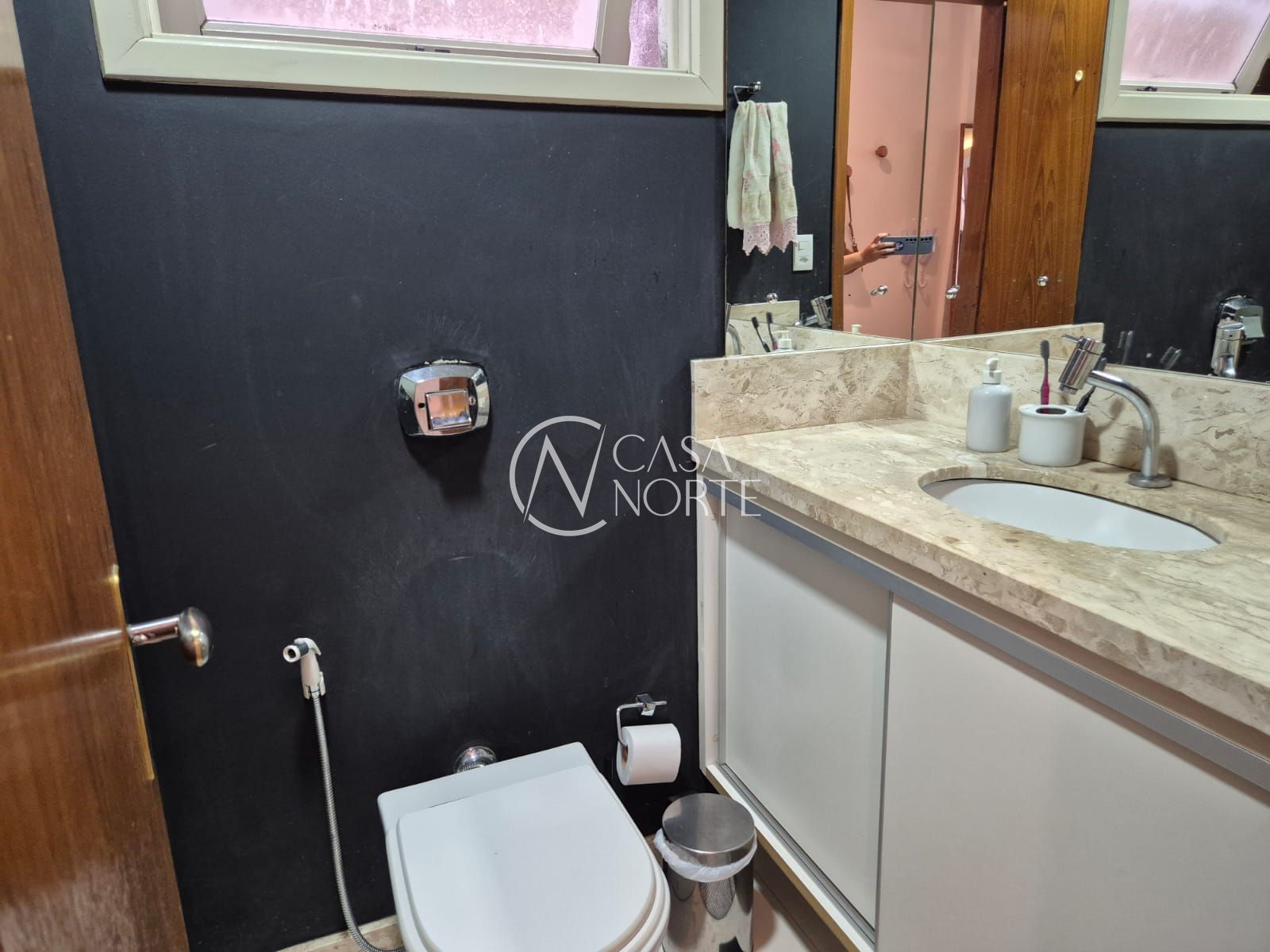 Cobertura à venda com 1 quarto, 94m², 1 suíte, Travessa Pesqueiro no bairro Cidade Baixa em Porto Alegre