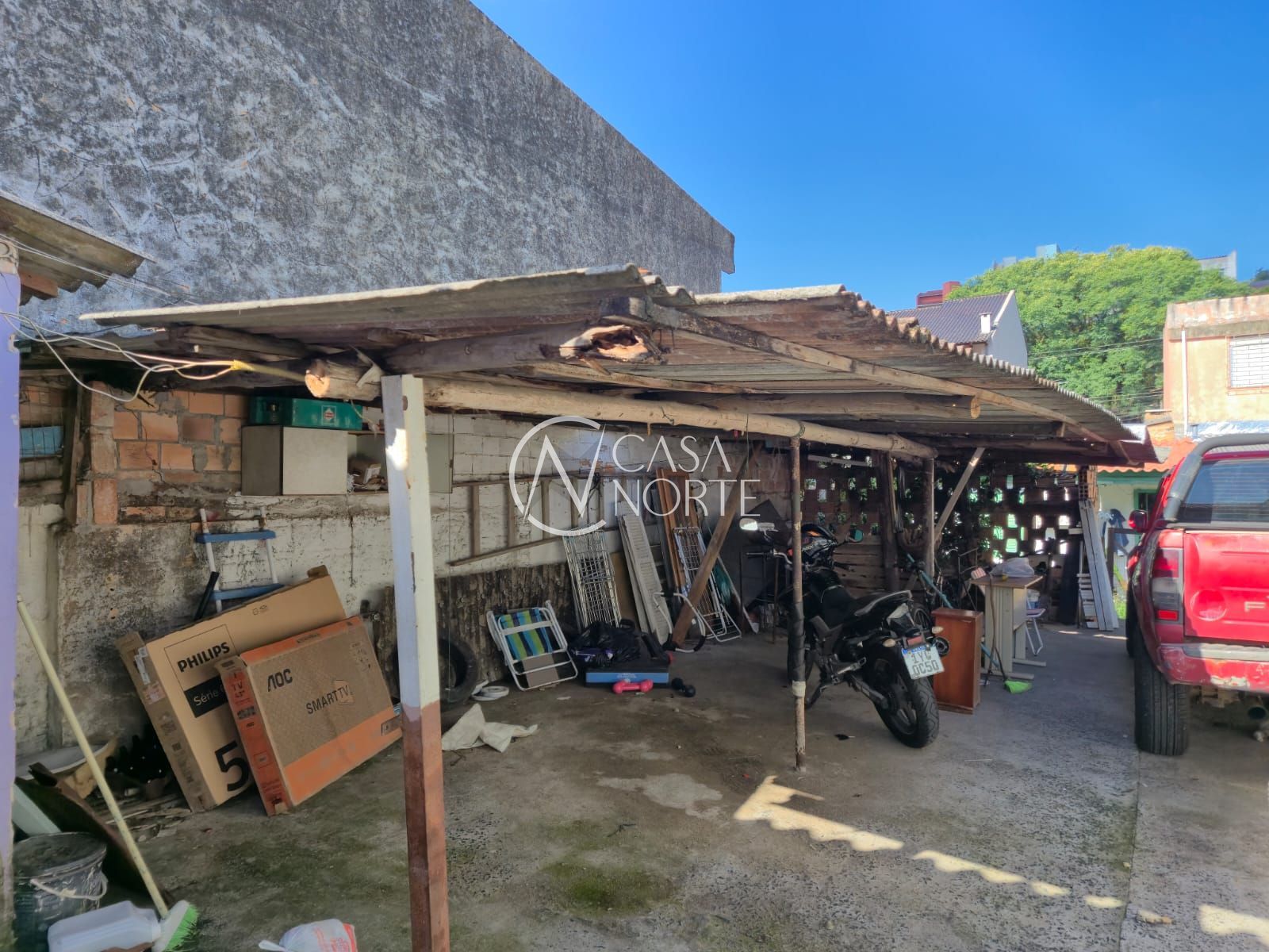 Casa à venda com 8 quartos, 337m², 4 vagas, Rua São Francisco de Assis no bairro Santo Antônio em Porto Alegre