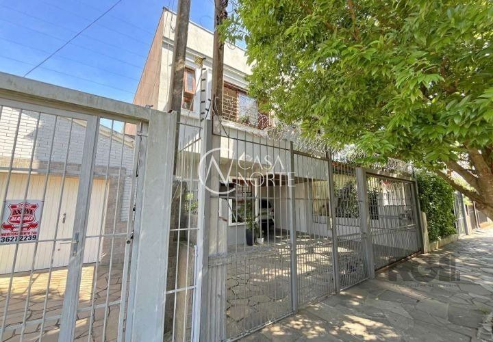 Casa à venda com 4 quartos, 200m², 4 suítes, 2 vagas, Rua Coronel Jaime da Costa Pereira no bairro Partenon em Porto Alegre