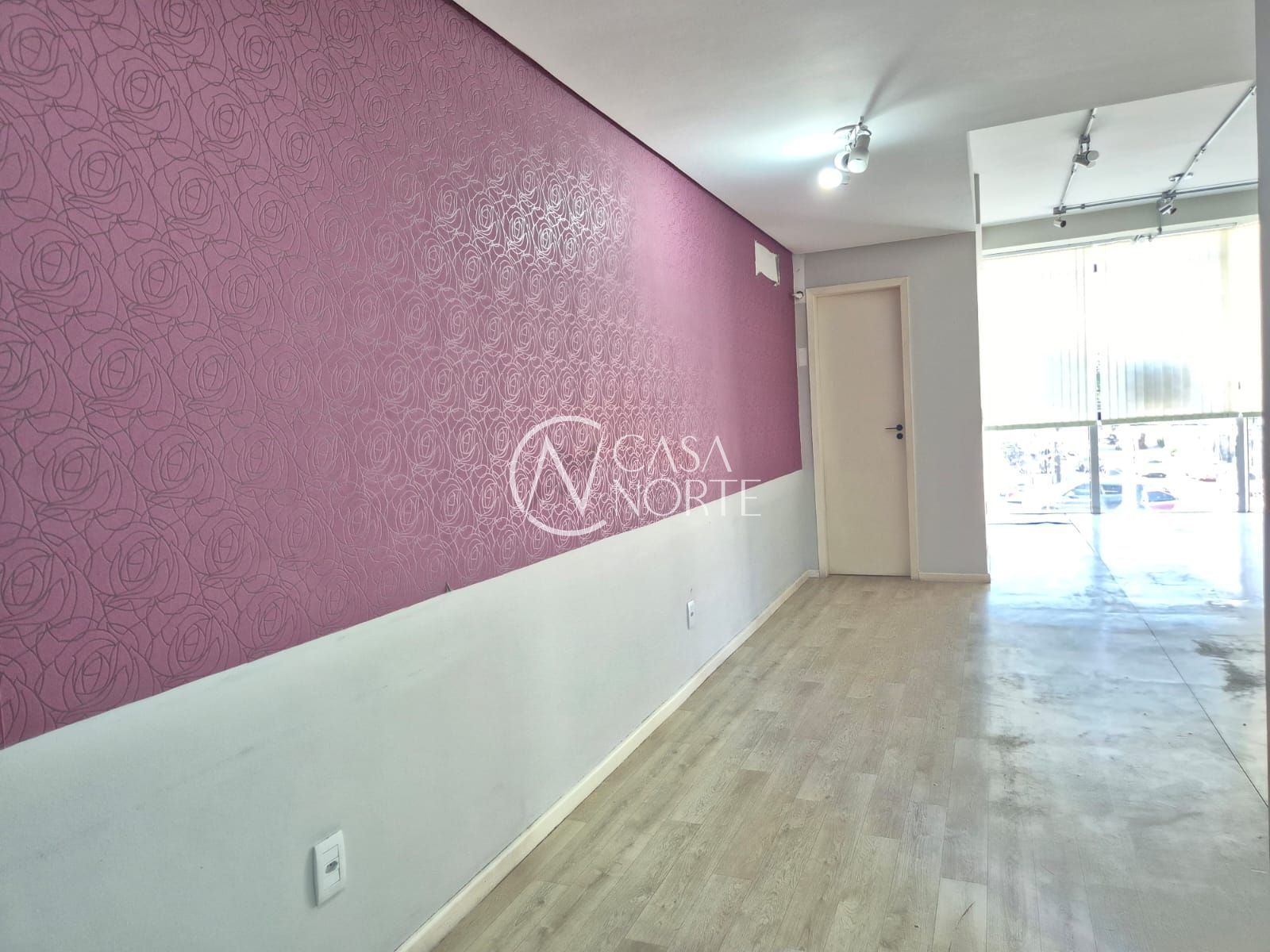 Sala Comercial à venda com 1 quarto, 45m², Avenida Getúlio Vargas no bairro Menino Deus em Porto Alegre
