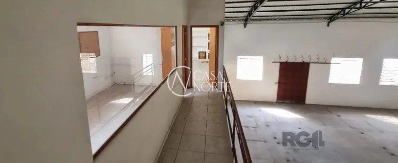 Pavilhão à venda , 320m², 5 vagas, Rua da Graça no bairro Jardim Floresta em Porto Alegre