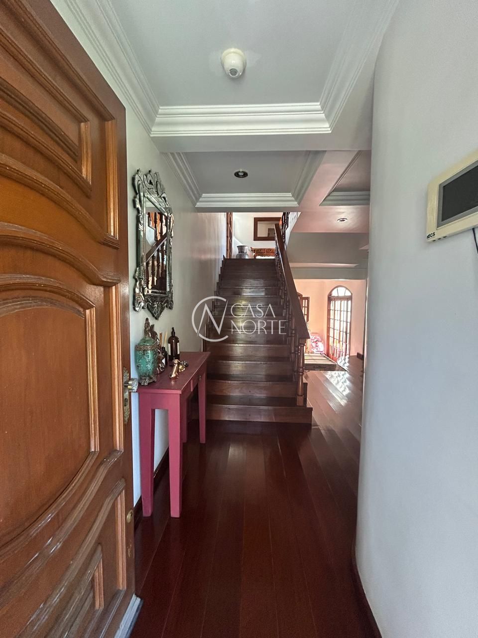 Casa à venda com 4 quartos, 297m², 2 suítes, 3 vagas, Rua Barbedo no bairro Menino Deus em Porto Alegre