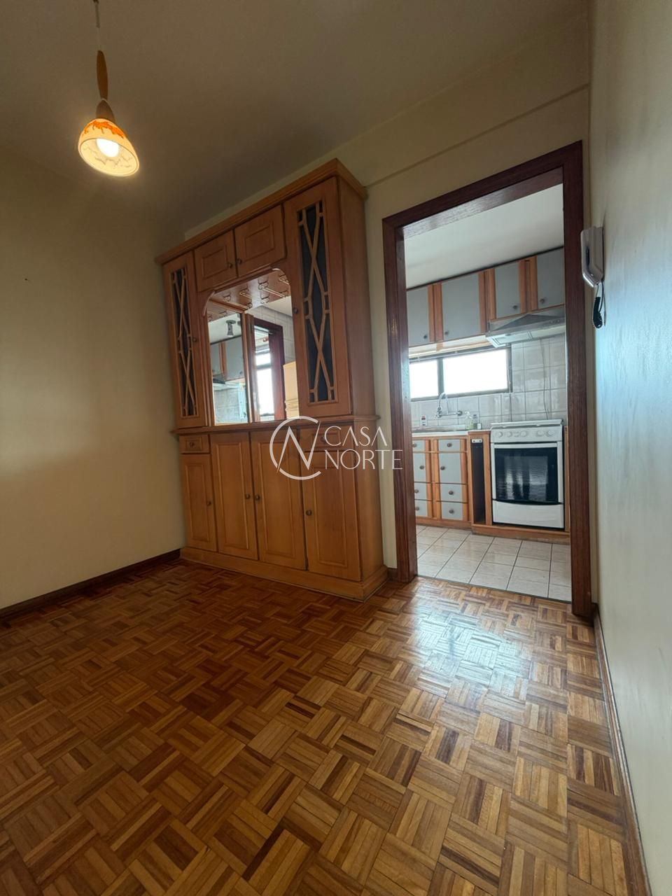 Apartamento à venda com 2 quartos, 64m², 1 vaga, Rua Dezessete de Junho no bairro Menino Deus em Porto Alegre