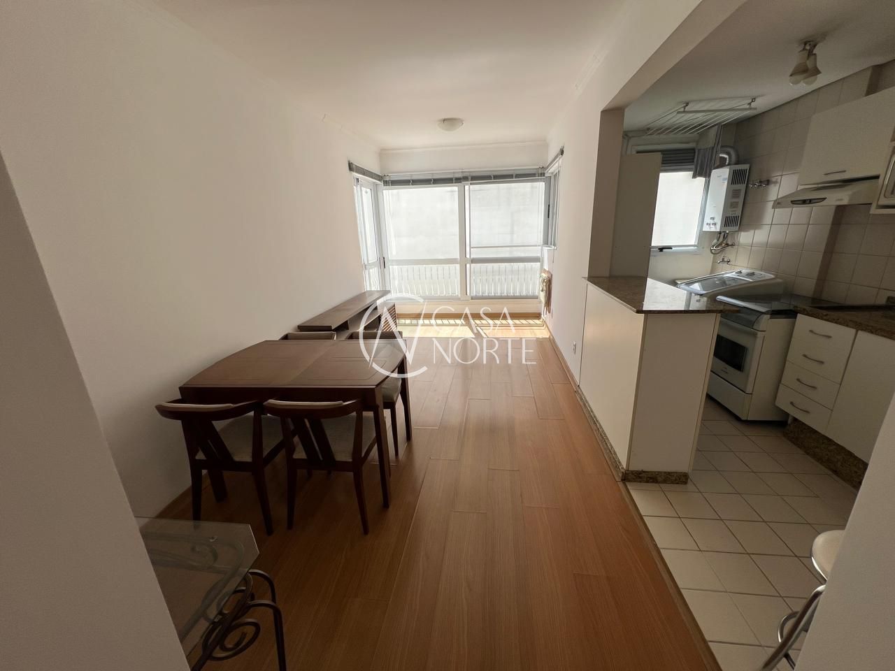 Apartamento à venda com 2 quartos, 61m², 1 suíte, 1 vaga, Rua Visconde de Inhauma no bairro Azenha em Porto Alegre