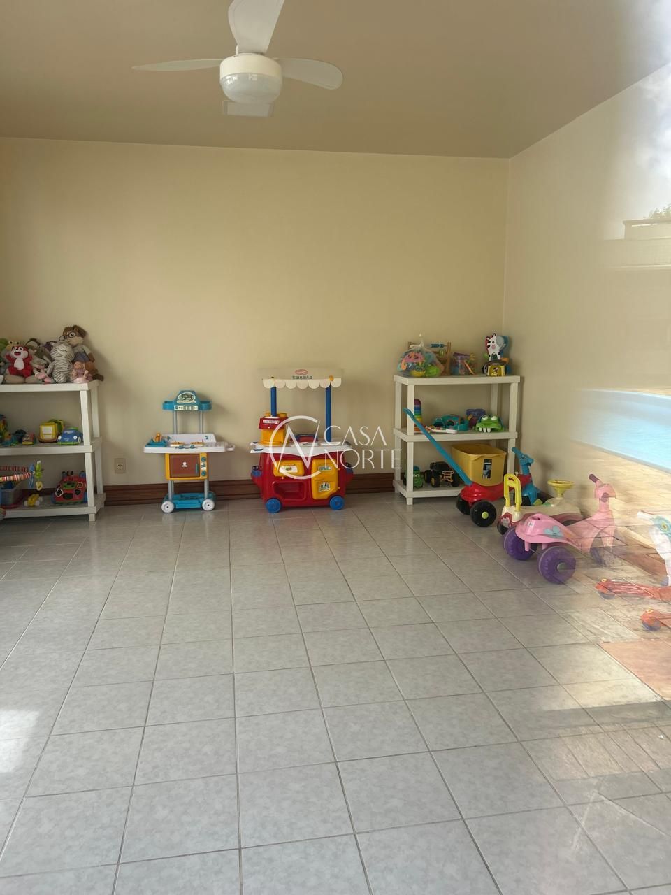 Apartamento à venda com 3 quartos, 108m², 1 suíte, 2 vagas, Rua São Francisco no bairro Santana em Porto Alegre