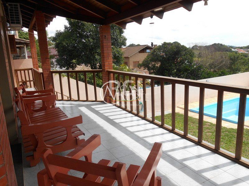 Casa à venda com 3 quartos, 430m², 1 suíte, 2 vagas, Rua Altos da Amapa no bairro Vila Nova em Porto Alegre