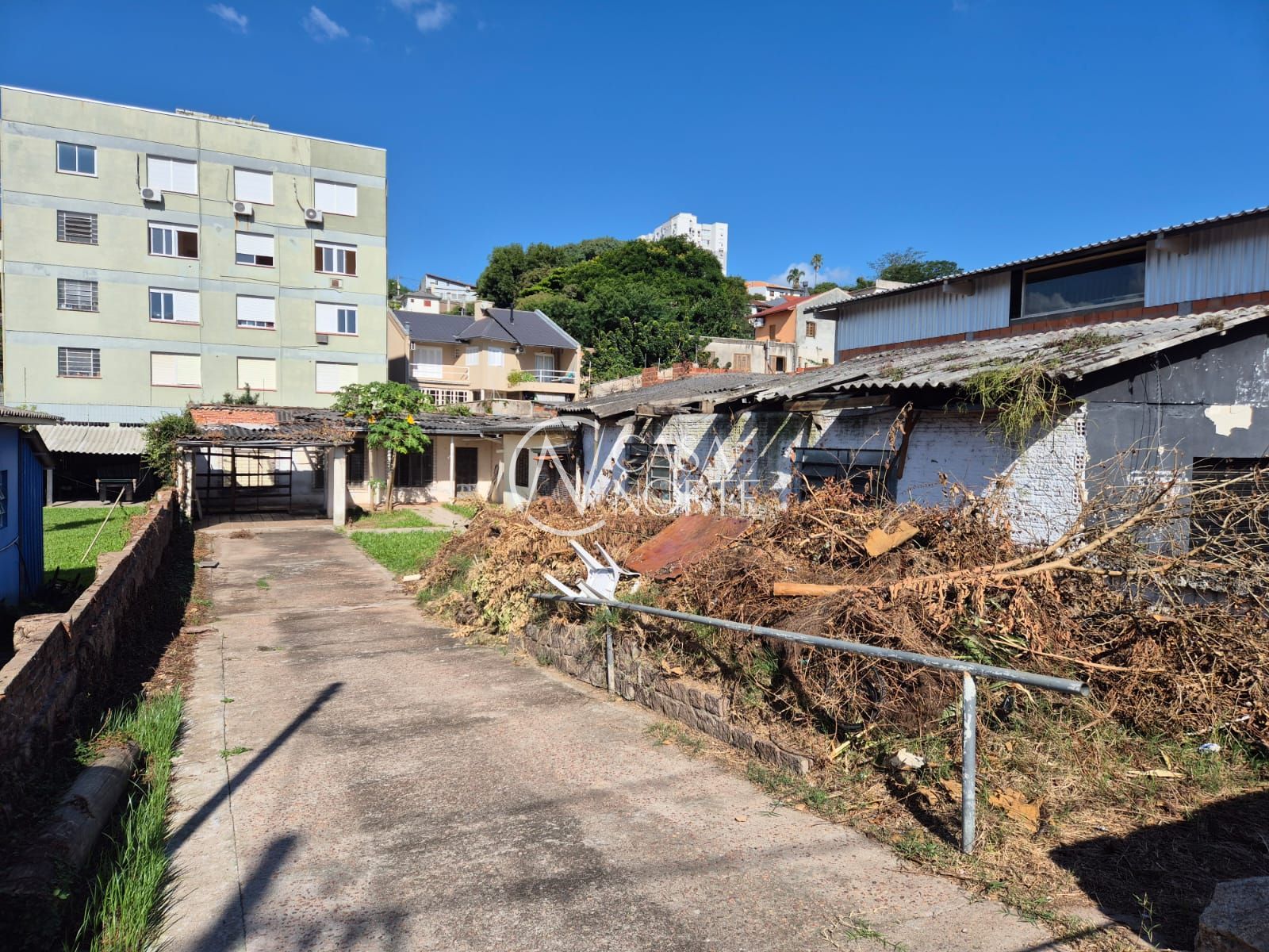 Terreno à venda  com 484m², Rua São Francisco de Assis no bairro Santo Antônio em Porto Alegre