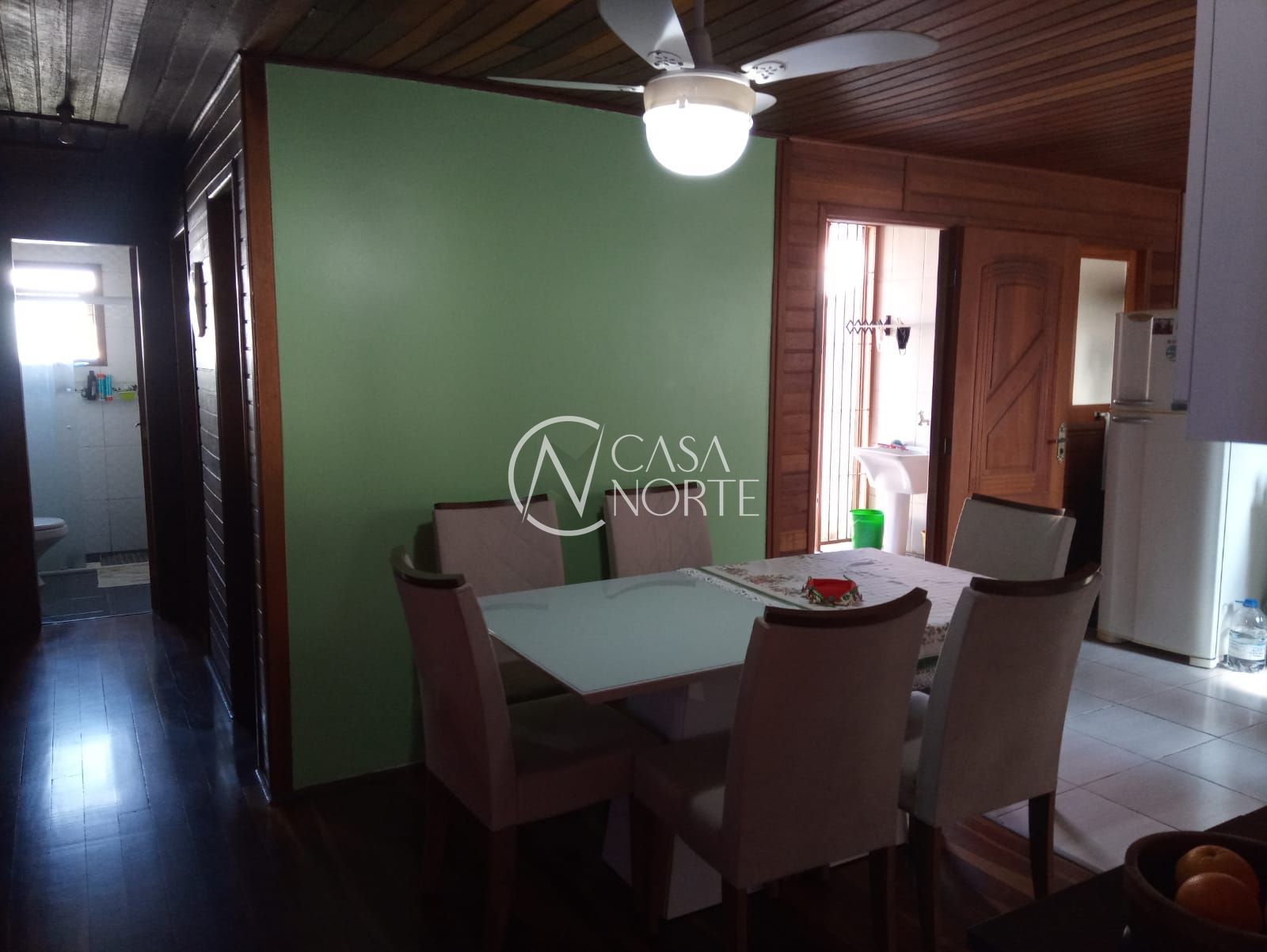 Casa à venda com 3 quartos, 108m², 1 vaga, Praça Frederico Westphalen no bairro Cavalhada em Porto Alegre