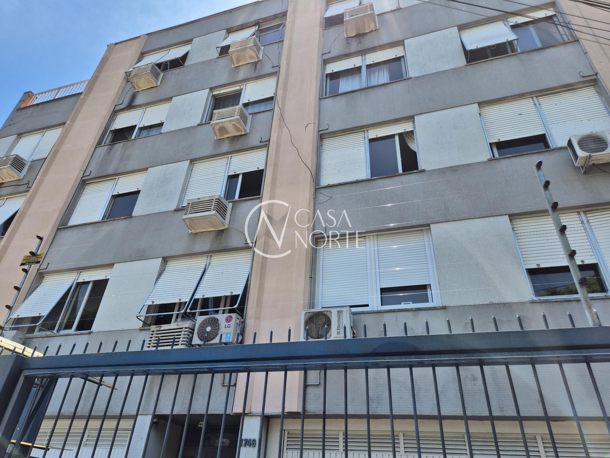 Apartamento à venda com 3 quartos, 87m², 1 vaga, Rua General Lima e Silva no bairro Azenha em Porto Alegre